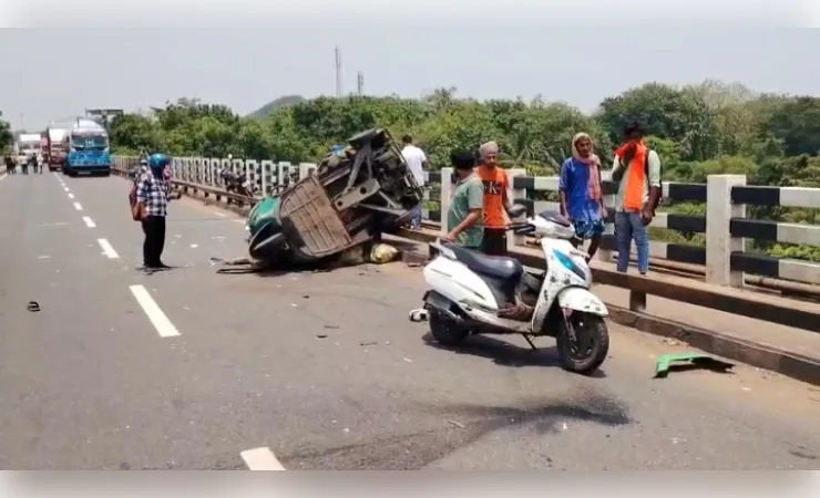 शादी का कार्ड बांटने निकले पिता की सड़क हादसे में मौत, बेटा गंभीर घायल