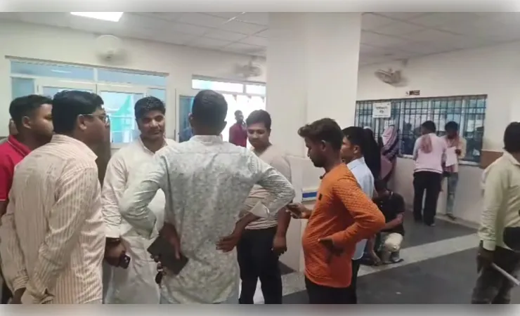 सीवान : तेज रफ्तार वाहन की टक्कर से युवक की मौके पर मौत, परिजनों में मचा कोहराम