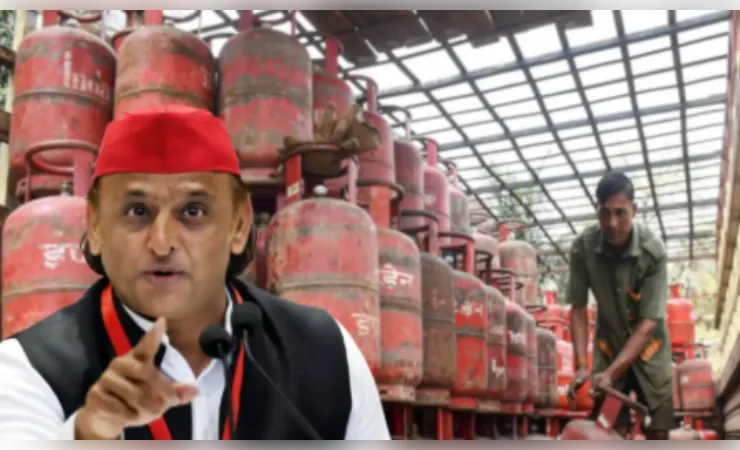 गैस सिलेंडर के दाम बढ़े, भाजपा निर्मित मंहगाई से जनता त्रस्त- अखिलेश यादव