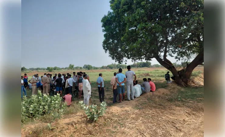 उरई: पेड़ से लटकता मिला युवक का संदिग्ध परिस्थितियों में शव, जांच जारी