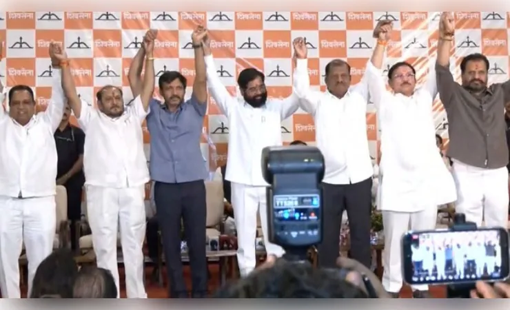 राजनीतिक हलचल तेज, शिवसेना यूबीटी के छह बागी सांसद शिंदे समूह में शामिल
