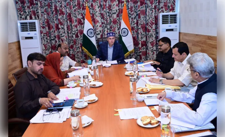  मुख्यमंत्री उमर अब्दुल्ला ने कैबिनेट मीटिंग में गवर्नेंस, विकास , पब्लिक सर्विस डिलीवरी की समीक्षा की