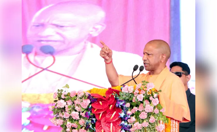 हाथरस बनेगा हाईटेक इंडस्ट्रियल हब, 50 से अधिक गांवों में बसाया जाएगा आधुनिक सैटेलाइट शहर