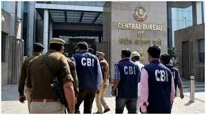  सीबीआई ने बेसिक शिक्षा लखनऊ, अयोध्या समेत 14 ठिकानों पर की छापेमारी