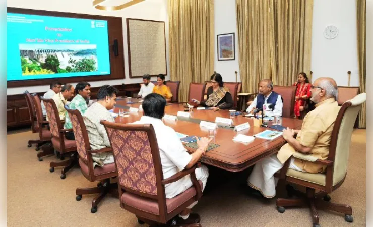 नदी जोड़ो परियोजनाओं में धन नहीं, सोच सबसे बड़ी चुनौती : उपराष्ट्रपति