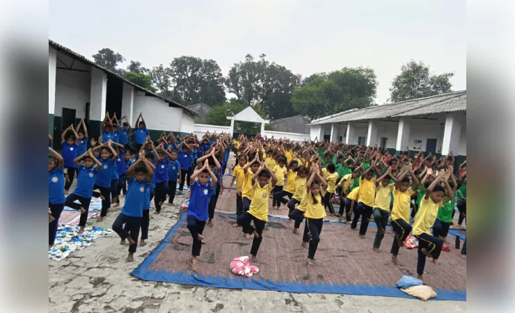 अंतरराष्ट्रीय योग दिवस के अवसर पर विद्या विहार पब्लिक स्कूल में कार्यक्रम का आयोजन