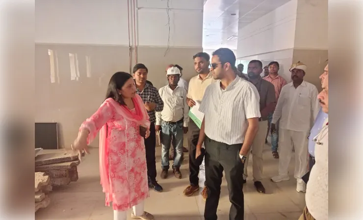 मेडिकल कॉलेज की निर्माणाधीन परियोजनाओं का जिलाधिकारी ने किया औचक निरीक्षण