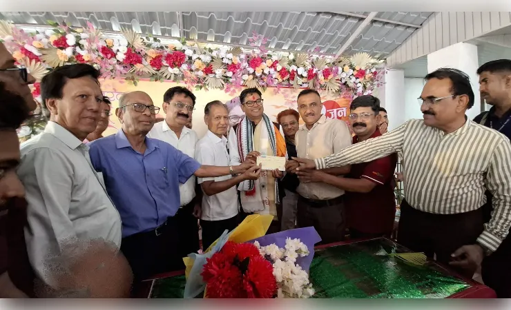  सर्व गुजराती समाज ने वित्त मंत्री ओ.पी. चौधरी काे जन्मदिवस भेंट किया 51,001 रुपये का योगदान