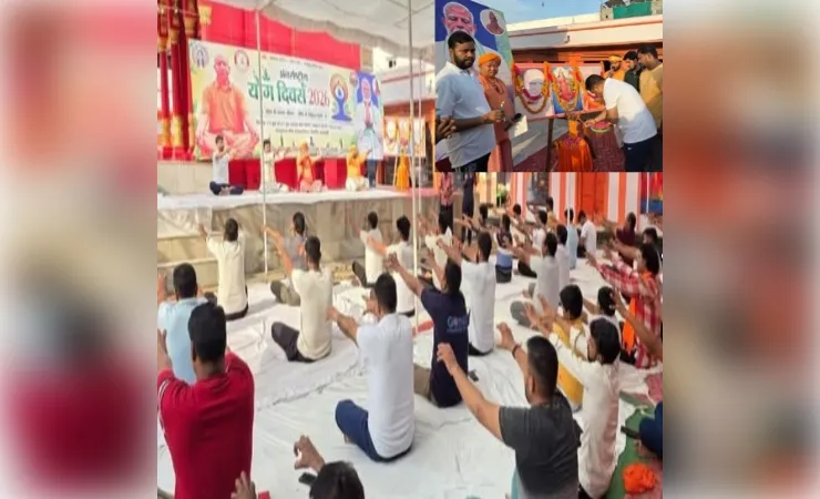वाराणसी में मैदागिन स्थित गोरक्षपीठ मंदिर प्रांगण में त्रिदिवसीय योग शिविर का शुभारंभ