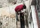 पिता ने बेटी पर किया अमानवीय अत्याचार, मासूम को नाले में डुबोने की कोशिश