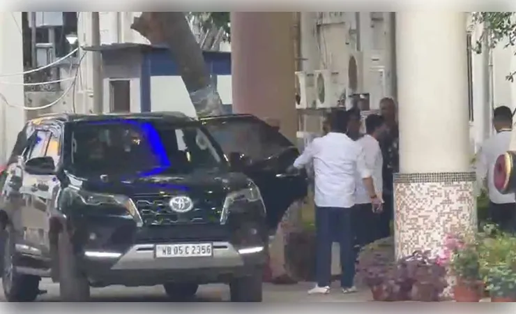 फर्जी हस्ताक्षर विवाद में घिरे अभिषेक, हाईकोर्ट राहत के बीच सीआईडी जांच