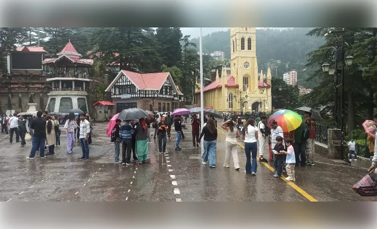 हिमाचल में मौसम का कहर, आंधी-बारिश और बिजली गिरने से कई इलाकों में असर