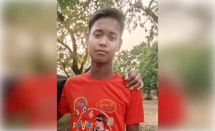 अमेठी: बर्थडे पार्टी से लौटे किशोर की गला रेतकर हत्या, परिजनों में मचा कोहराम 