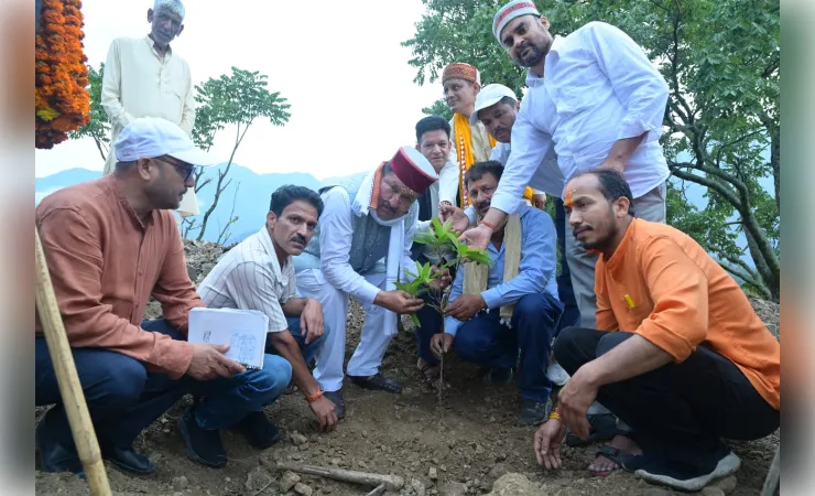 पंचायतीराज मंत्री भरत सिंह चौधरी ने 'एक पेड़ गुरु के नाम' अभियान का किया शुभारंभ