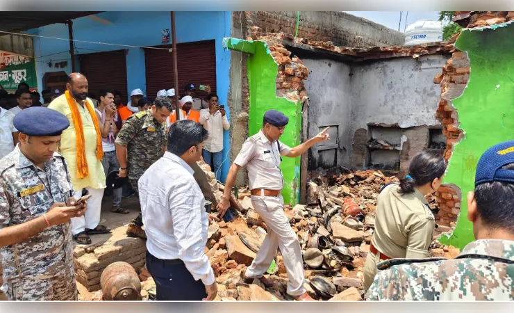 शिवपुरी: सिलेंडर विस्फोट से मचा हड़कंप, 4 वर्षीय बच्ची की मौत; चार गंभीर घायल