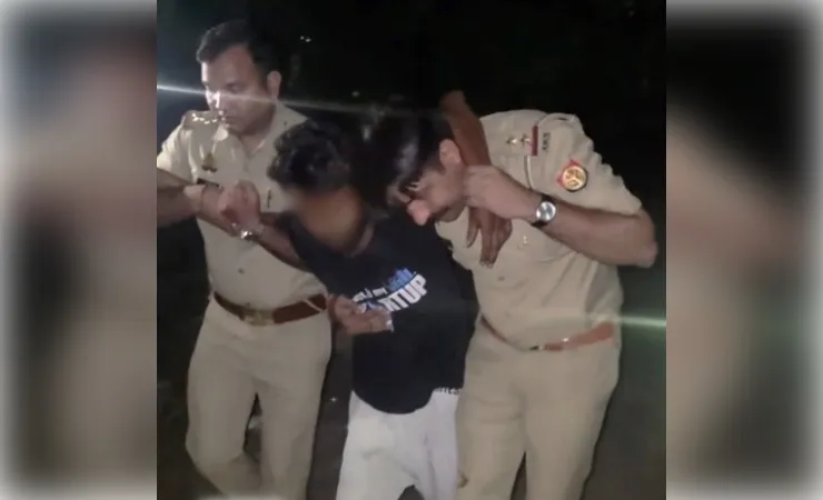 ऑटो में छेड़खानी करने वाले बदमाश को पुलिस ने मुठभेड़ में मारी गोली