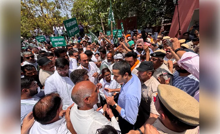 बढ़ती महंगाई के खिलाफ सिरसा में इनेलो का प्रदर्शन, प्रधानमंत्री को भेजा ज्ञापन