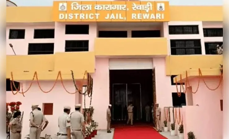 रेवाड़ी जेल के सुपरिंटेंडेंट सुरेंद्र दलाल ड्यूटी में लापरवाही के चलते निलंबित