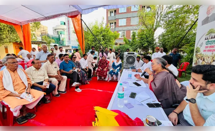 डोर टू डोर कूड़ा कलेक्शन न होने पर भड़की महापौर, 30 घरों की मांगी रिपोर्ट