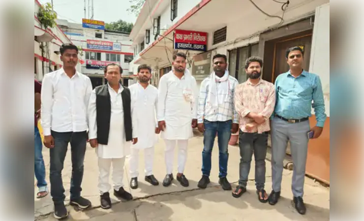 अखिलेश यादव की बेटी पर आपत्तिजनक पोस्ट से भड़के कार्यकर्ता, पुलिस से शिकायत
