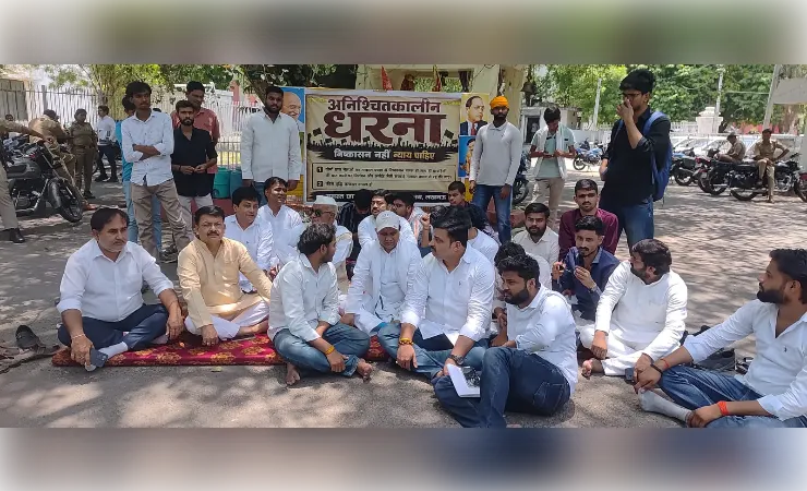 कांग्रेस प्रतिनिधिमंडल ने छात्रों के निष्कासन को वापस लेने एवं परीक्षा में बैठाने की मांग