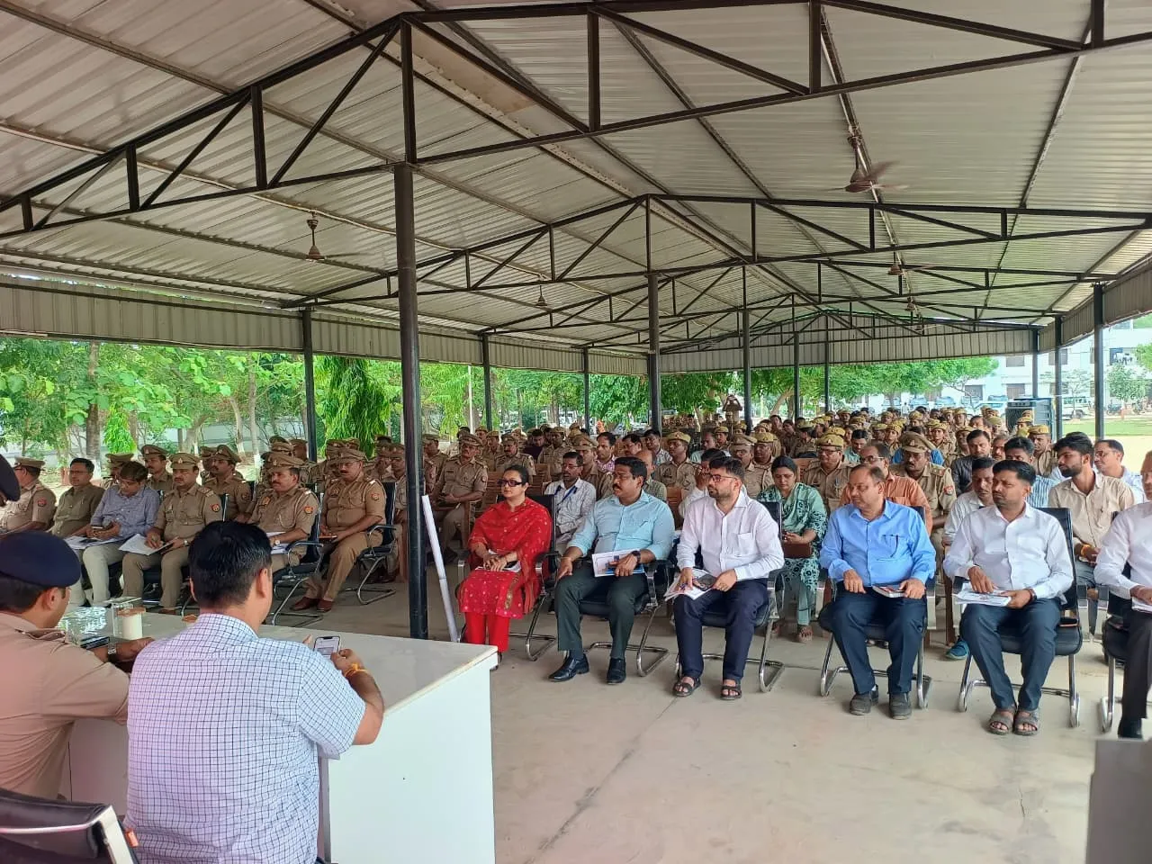 डीएम एसपी द्वारा पुलिस भर्ती परीक्षा को लें अधिकारियों व पुलिस बल को दिए गए आवश्यक दिशा निर्देश।