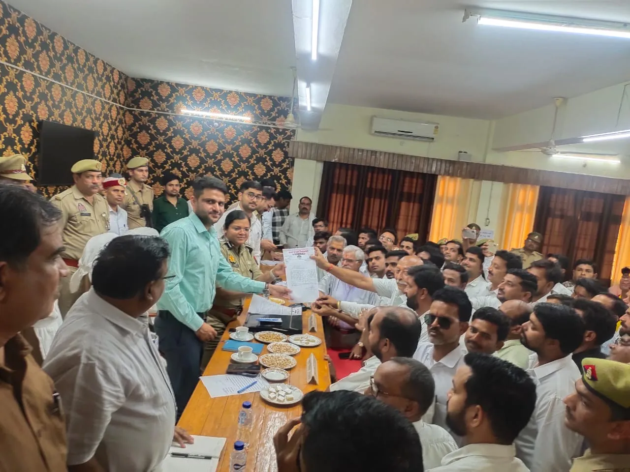 शिकायतों का गुणवत्तापरक, समयबद्ध निस्तारण करें अफसर : सीडीओ