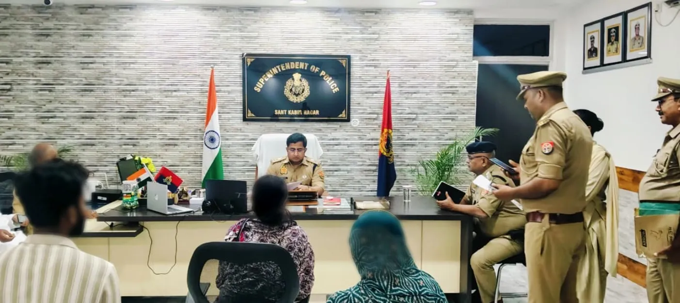 पुलिस अधीक्षक संतकबीरनगर द्वारा जनसुनवाई में शिकायतकर्ताओं की सुनी गयी समस्याएं