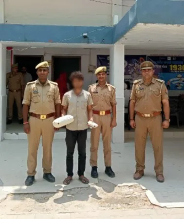 खलीलाबाद पुलिस द्वारा 1.3 किलोग्राम अवैध गाँजा के साथ अभियुक्त को किया गया गिरफ्तार