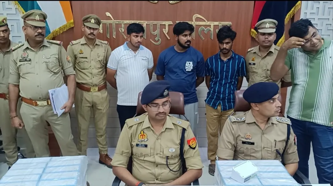 फर्जी QR कोड बनाकर साइबर ठगी करने वाले गिरोह का भंडाफोड़, 3 गिरफ्तार