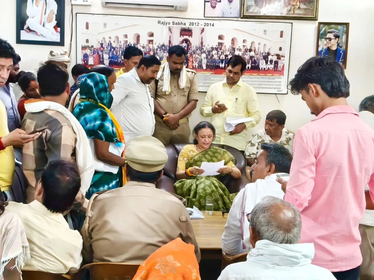 जरूरी मुददों पर जनता का ध्यान भटकाने में जुटी हुई है भाजपा- मोना
