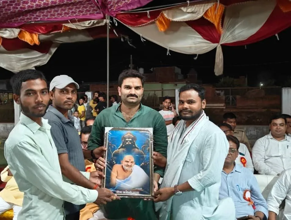 विधायक ने स्व0 श्रीराम वर्मा नाइट क्रिकेट टूर्नामेंट का किया शुभारंभ