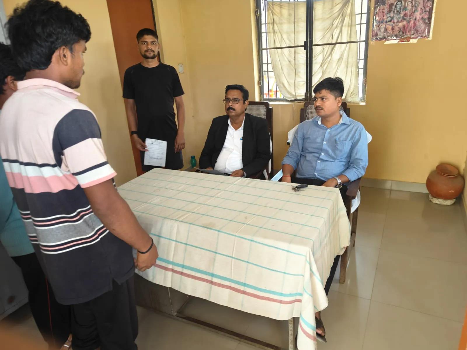 गांजा रखने के आरोप में जेल में आ गया हूँ, छुड़ा दीजिए
