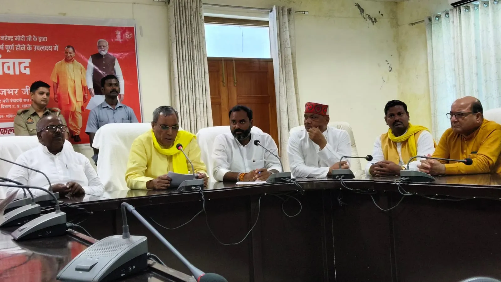 केंद्र सरकार के बारह वर्ष की बताईं उपलब्धियाँ 