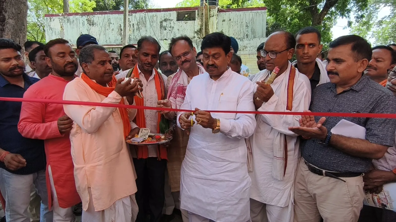 जन कल्याण शिविर का आयोजन, अजय मिश्र टेनी ने आवास लाभार्थियों को सौंपी चाभियां