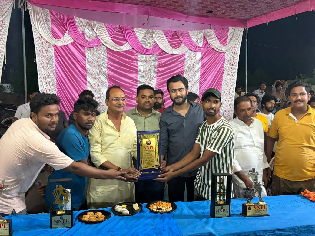 चंदन इलेवन व एसटी स्पोर्ट परसपुर का शानदार प्रदर्शन मुख्य अतिथि रहे समाजसेवी दिग्विजय गुप्ता 