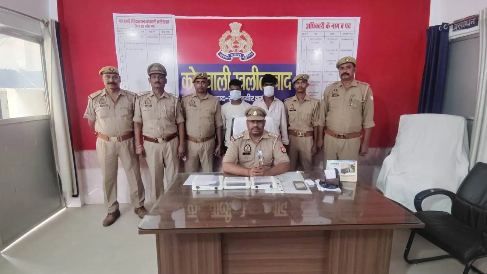 पुलिस द्वारा चेकिंग के दौरान 02 अभियुक्तों को 01 अदद अवैध देशी पिस्टल व बाईक साथ किया गया गिरफ्तार