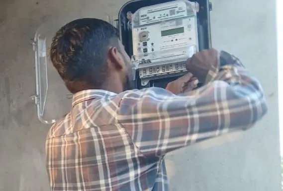 भाजपा विधायक के आवास पर लगा पोस्टपेड स्मार्ट मीटर 