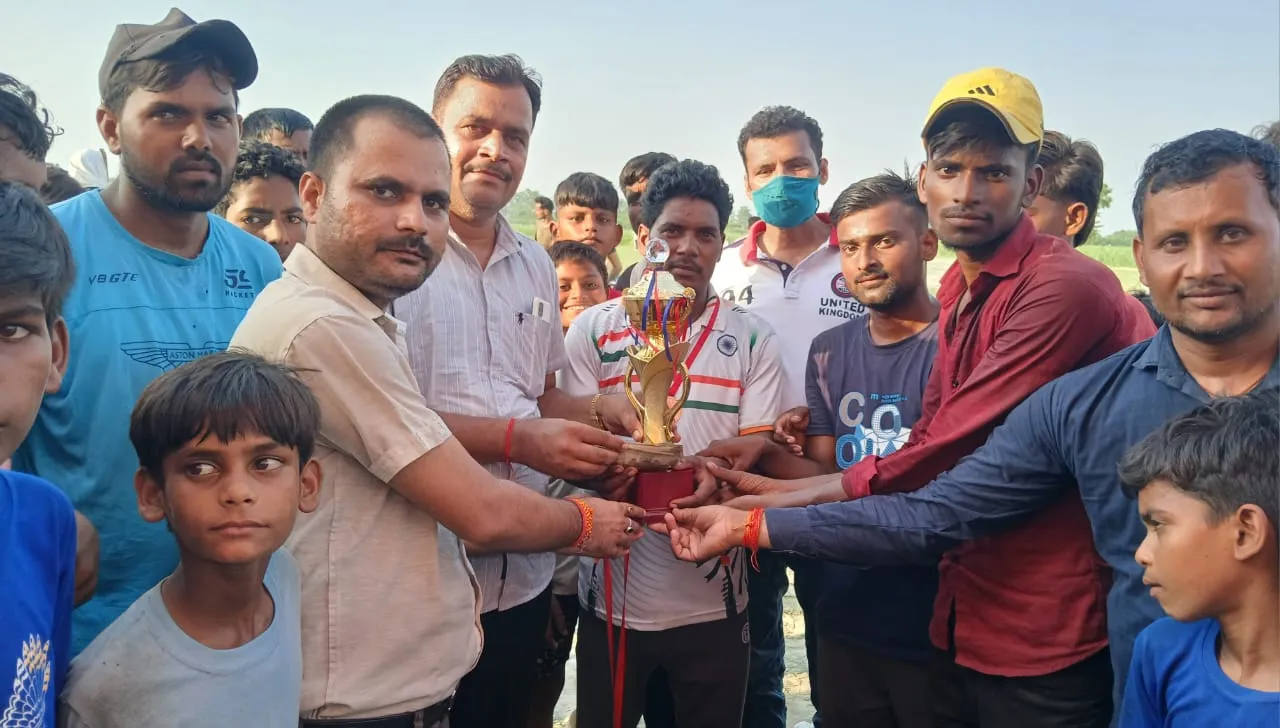सिसैया की टीम ने जीता गौरिया क्रिकेट टूर्नामेंट का फाइनल।