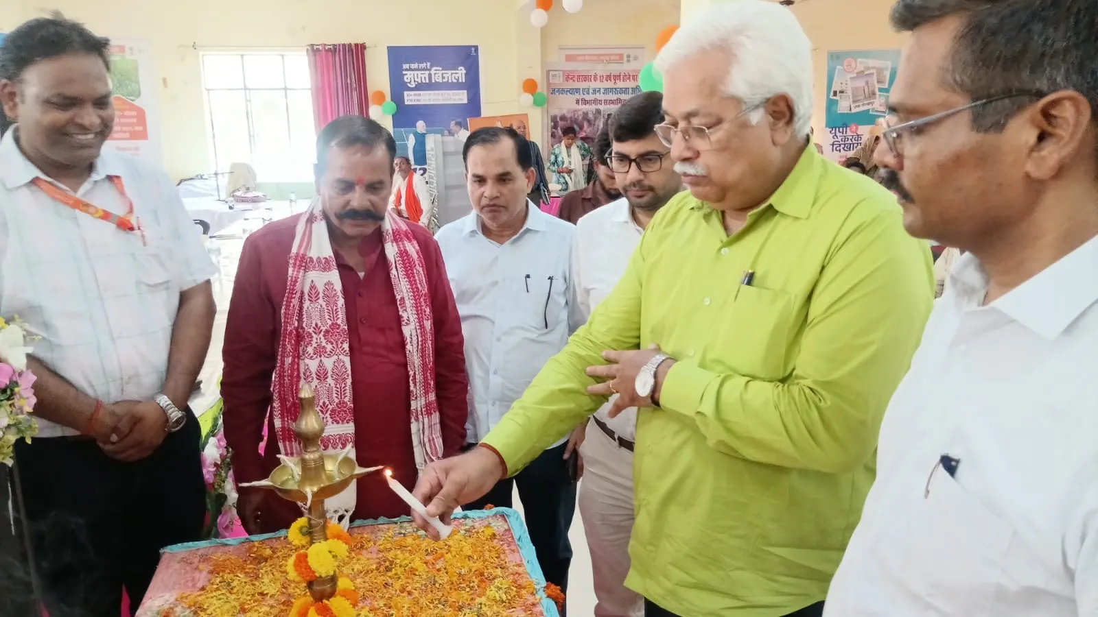 सीडीओ ने  विभिन्न योजनाओं की जानकारी प्राप्त करने एवं लाभ लेने हेतु किया प्रेरित