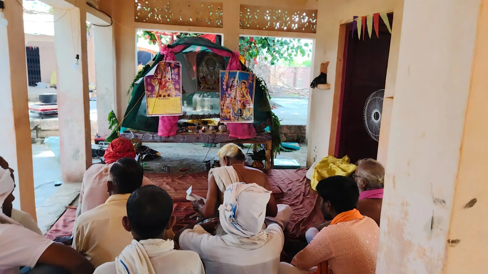 श्रीमद्भागवत कथा का समापन, विशाल भंडारे में उमड़ी श्रद्धालुओं की भीड़