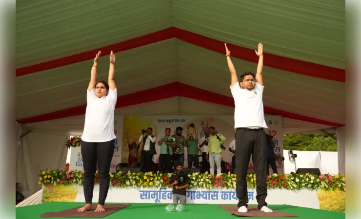एलडीए पार्कों में 22 हजार से अधिक लोगों ने किया सामूहिक योगाभ्यास