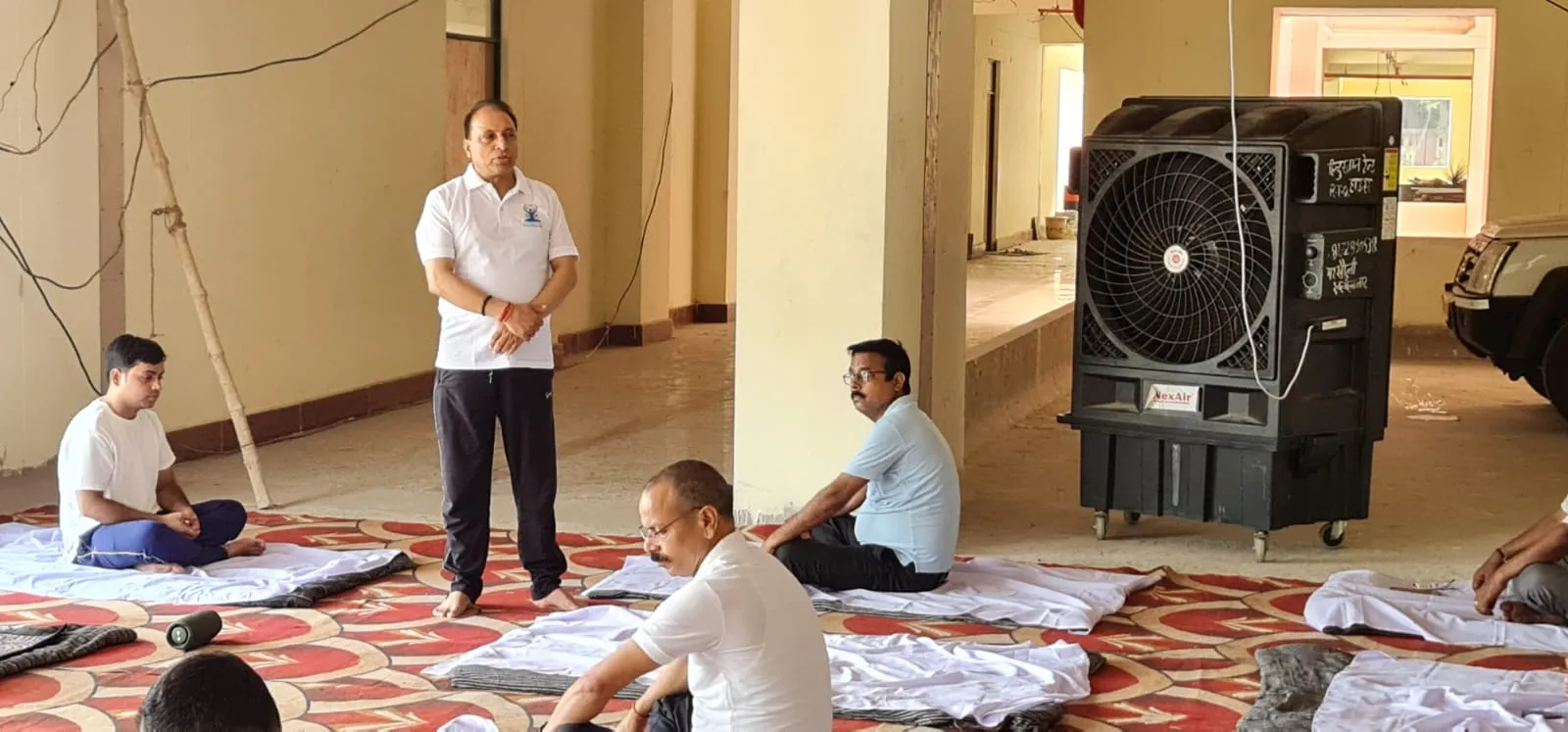 अंतर्राष्ट्रीय योग दिवस पर जनपद न्यायालय में योग कार्यक्रम आयोजित