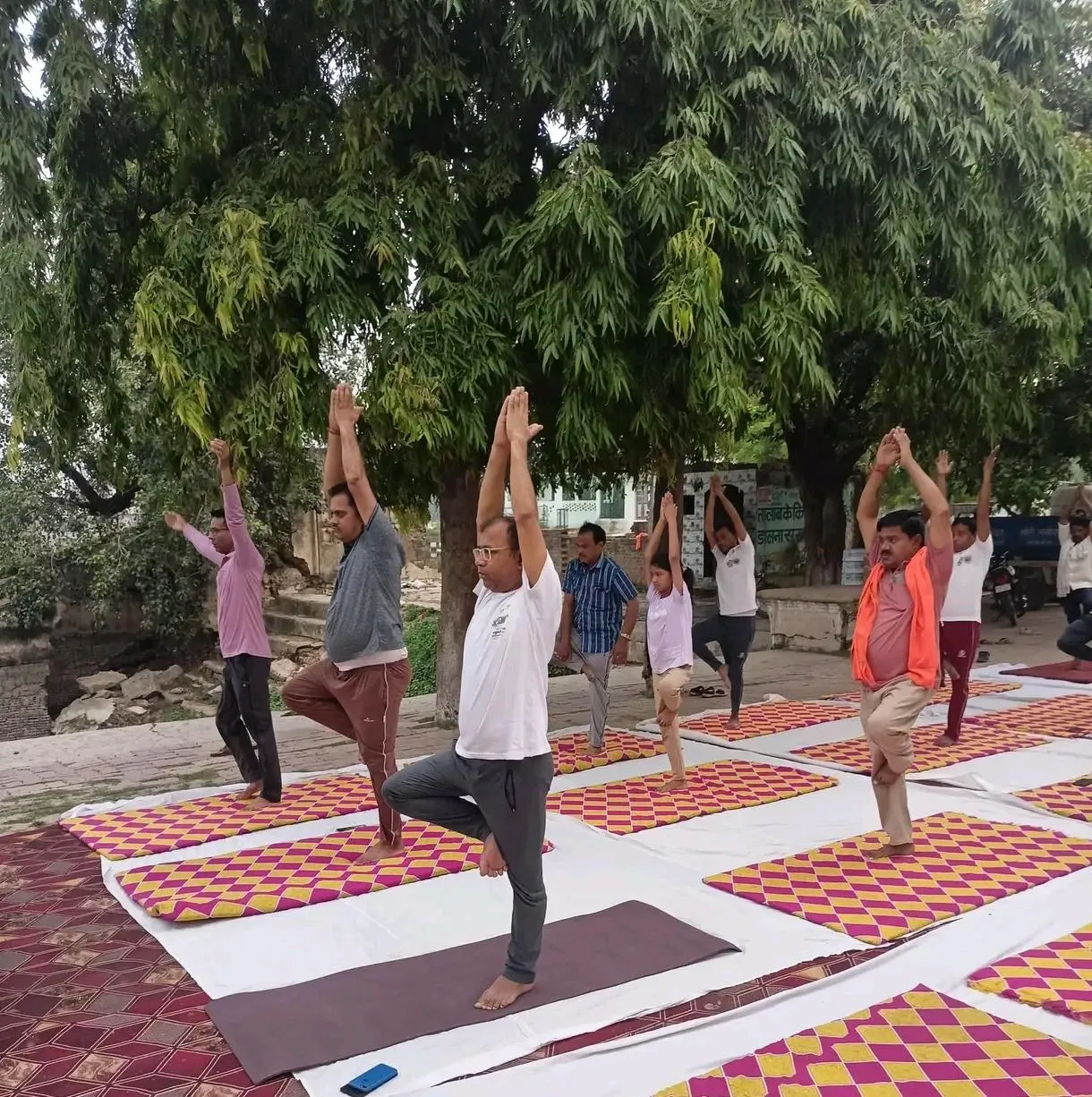 अंतर्राष्ट्रीय योग दिवस पर नगर पंचायत खीरी का भव्य योग शिविर,सैकड़ों लोगों ने किया योगाभ्यास