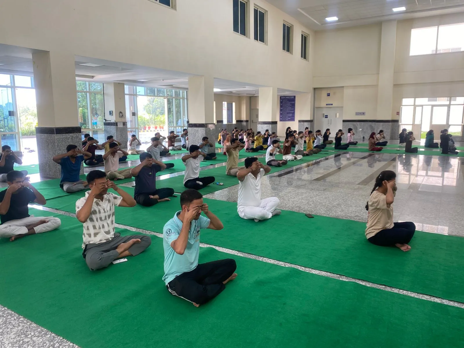 स्वशासी राज्य चिकित्सा महाविद्यालय,लखीमपुर खीरी में अंतरराष्ट्रीय योग दिवस का आयोजन