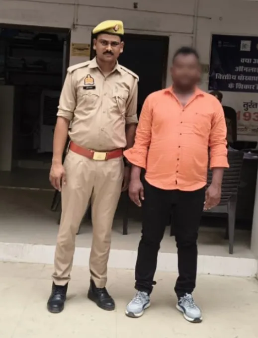 फर्जी तरीके से पासपोर्ट बनवाकर विदेश यात्रा करने के मामले में 01 अभियुक्त को किया गया गिरफ्तार