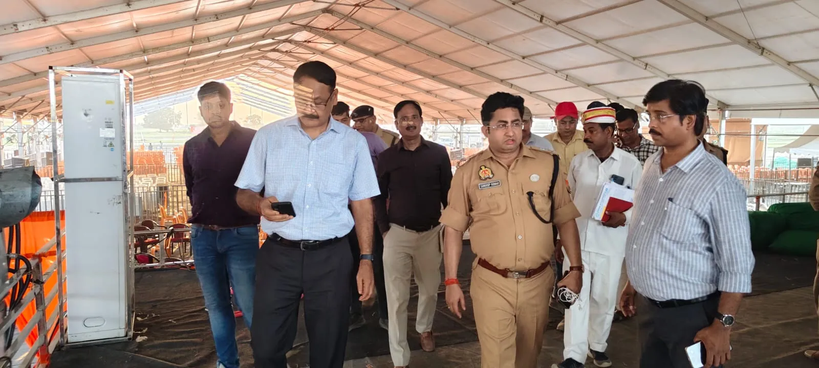 मुख्यमंत्री के प्रस्तावित आगमन के दृष्टिगत डीएम एसपी द्वारा कार्यक्रम स्थल पर की गई ब्रीफिंग