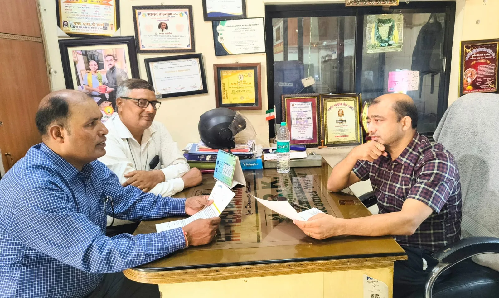 दवा प्रतिनिधियों की निजता के हनन और गैर-जरूरी मॉनिटरिंग पर रोक लगाने के लिए UPMSRA ने IMA सचिव को सौंपा ज्ञापन