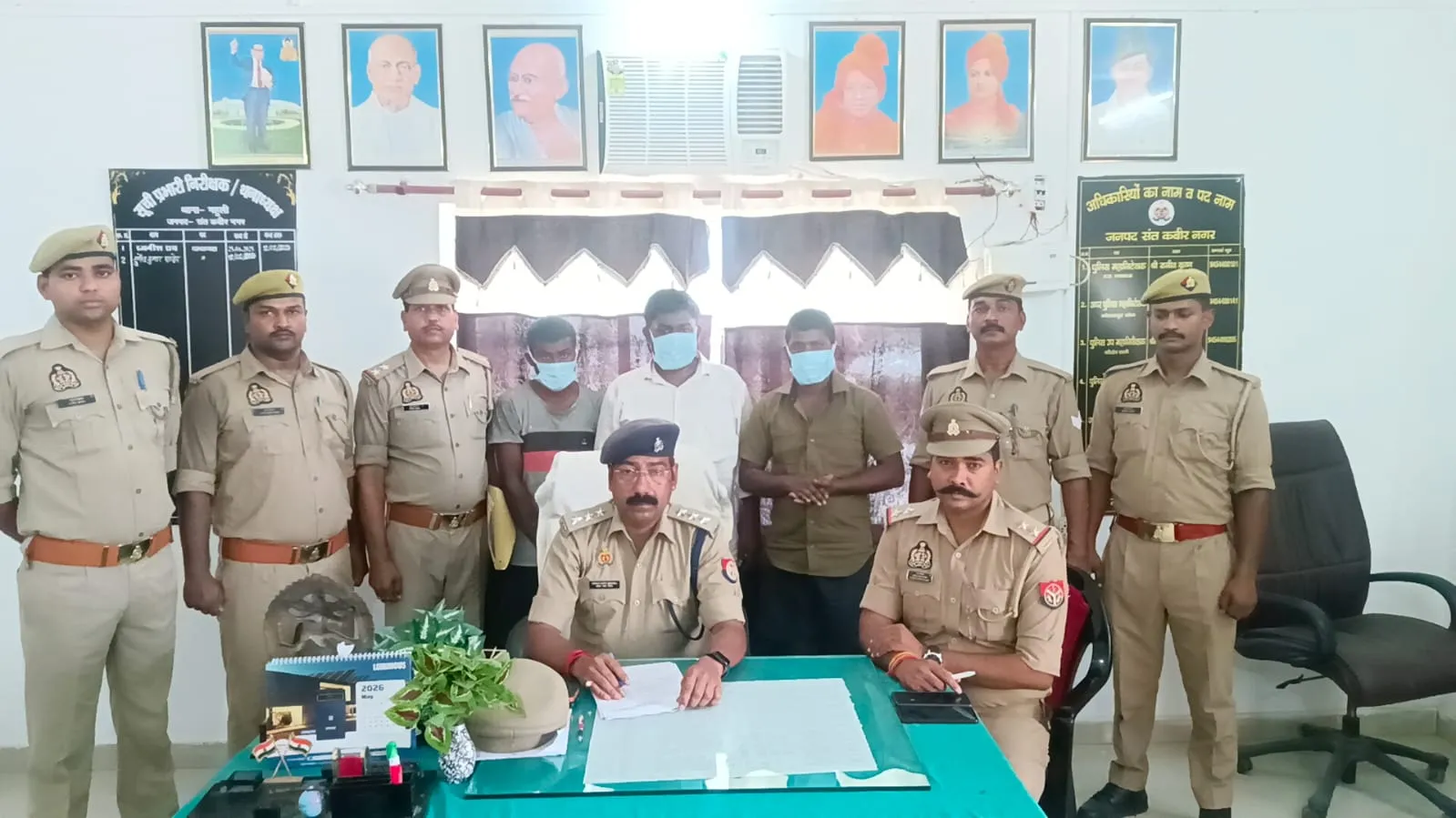  हत्या के प्रयास के मामले में वांछित तीन अभियुक्तों को पुलिस ने किया गिरफ्तार