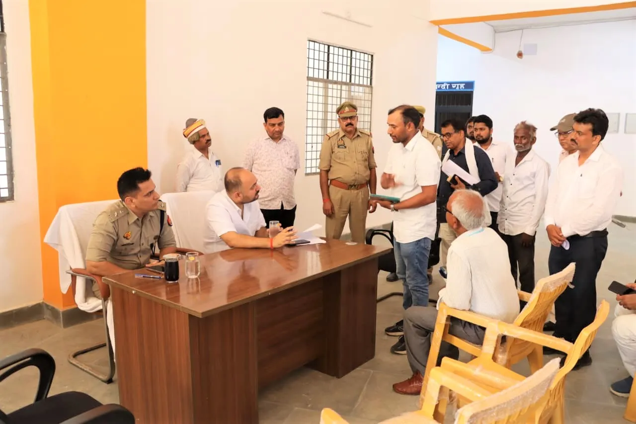 डीएम एवं एसपी ने थाना कोतवाली देहात में सुनीं जनसामस्यायें, त्वरित निस्तारण के दिए निर्देश